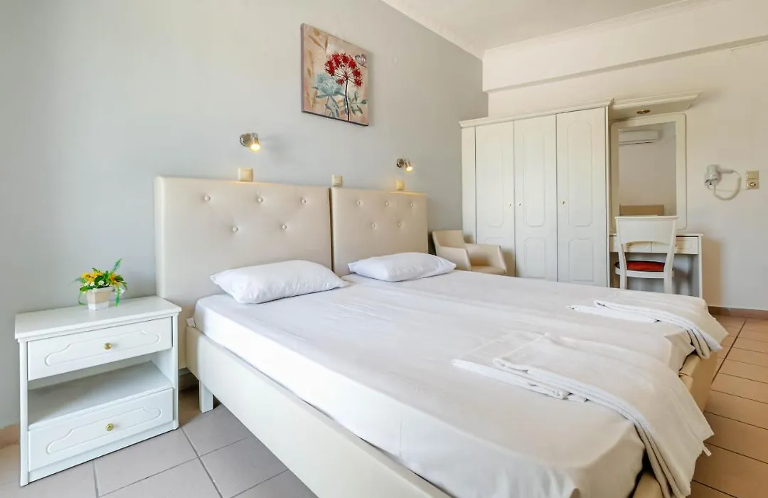 Porto Marina Aparthotel-1